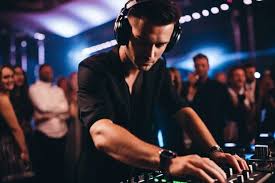 Event DJ Companies: Your Guide to Choosing the Best Entertainment for Your Event