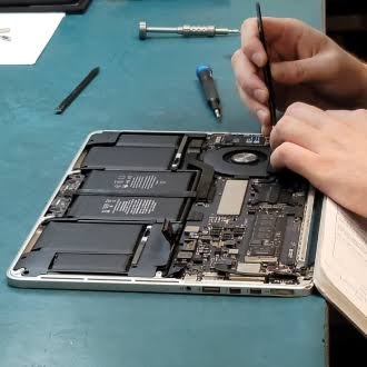 The Advantages of Choosing Specialized MacBook Repair Services